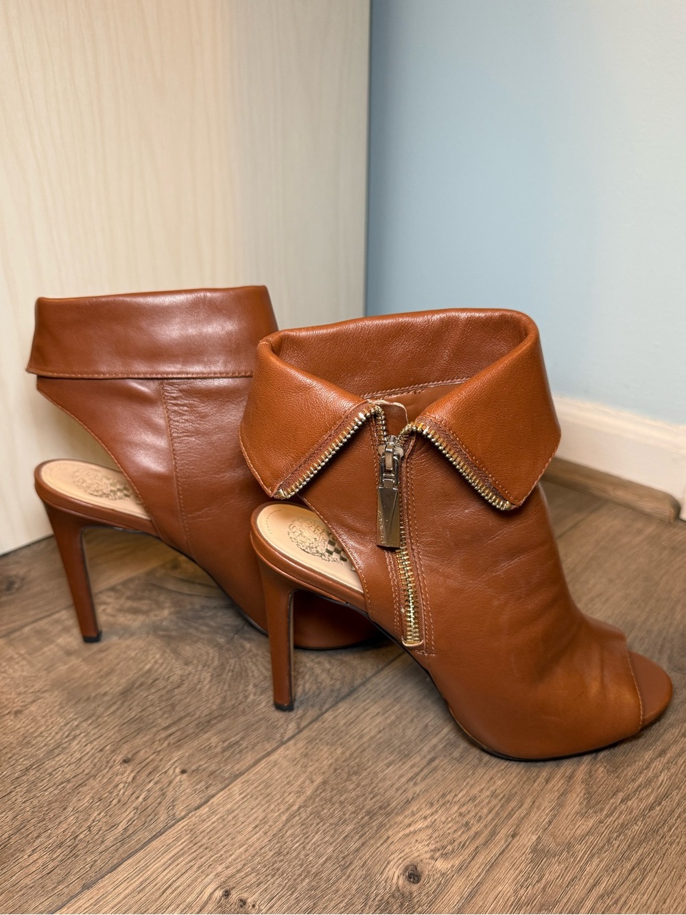 Women’s Vince Camuto Brown/Tan Leather Open-Toe Heels – Size 10